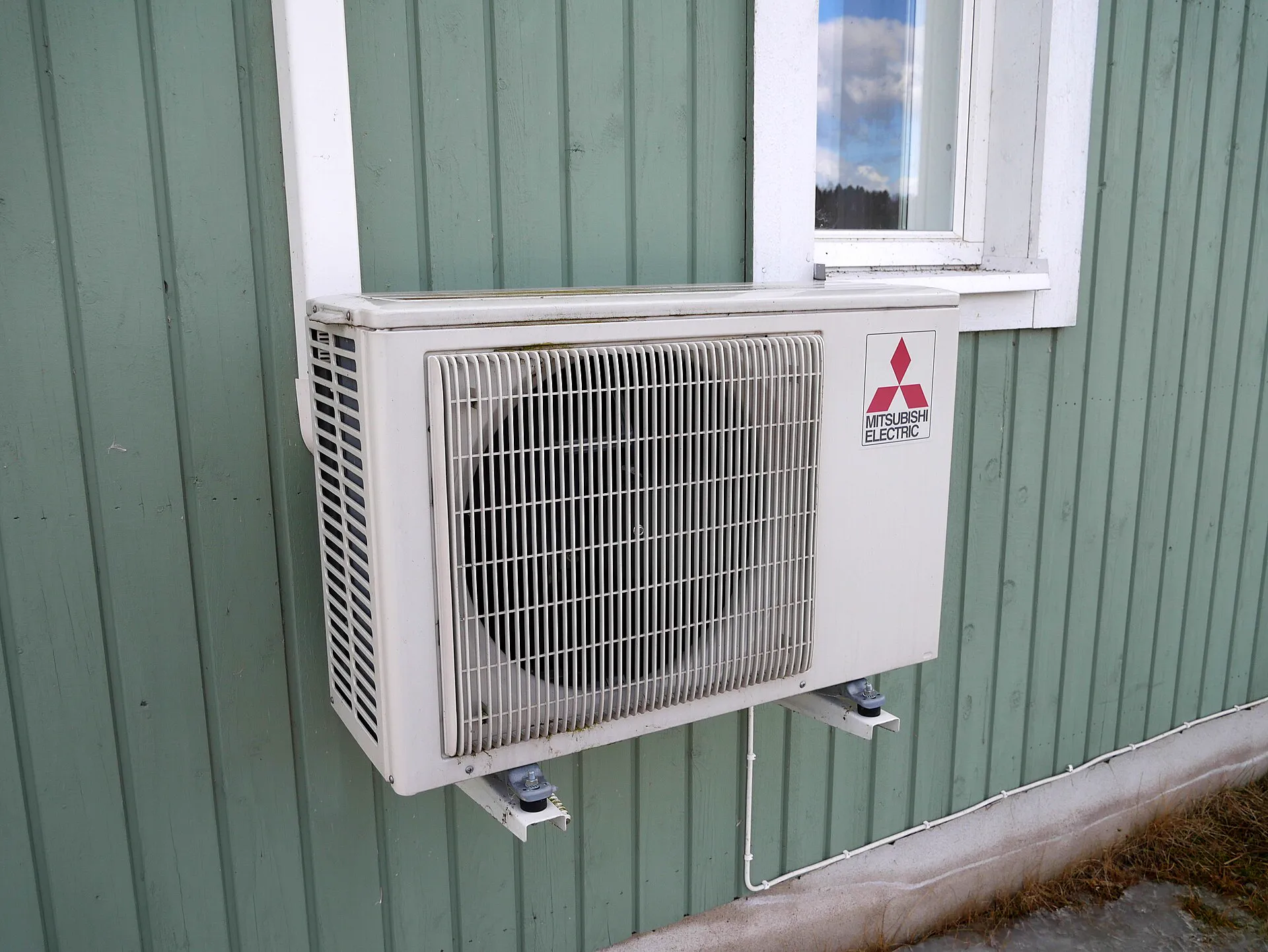 Emergency HVAC service vehicle ready for dispatch across Alberta